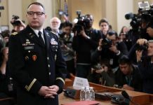 "Estaba preocupado por la llamada. Lo que escuché fue inapropiado. Fue inapropiado que el presidente exigiera a un Gobierno extranjero que investigara a un oponente político", dijo Vindman.