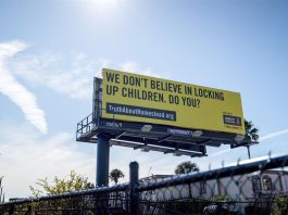 Amnistía Internacional insta a Trump a suspender la detención prolongada de niños migrantes AI escogió Florida para lanzar la campaña mediática "I Welcome" ("Doy la bienvenida"), compuesta, entre otros, por vallas publicitarias "dirigidas a Trump.