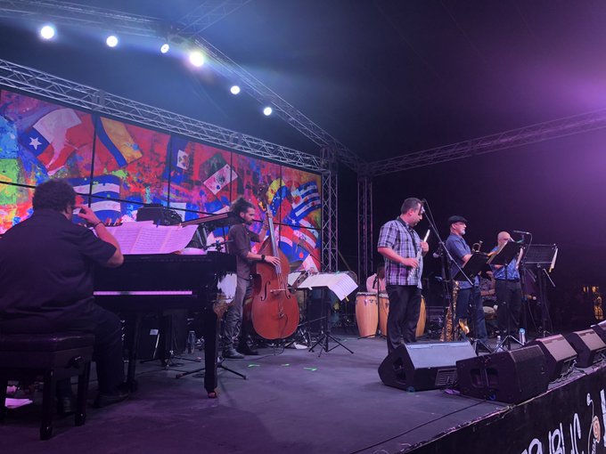 La intención del concierto, en el teatro del Hostos Community College en El Bronx, donde O'Farrill se presentará con su Afro Latin Jazz Orchestra, es la necesidad de estar unidos.