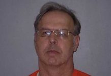 La Fiscalía de Distrito del Condado de Milwaukee acusó de crimen de odio a Clifton Blackwell, de 61 años.