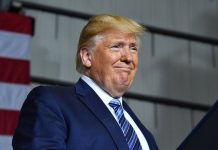 Este jueves Trump confirmó que ha cambiado su domicilio y el de su familia de Nueva York, donde nació y vivió durante décadas antes de llegar a la Casa Blanca.