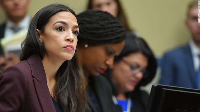 El "mu&ntilde;eco pop" de AOC ya se ha convertido en una de las cinco piezas con m&aacute;s tir&oacute;n de su colecci&oacute;n junto a la del expresidente Barack Obama.