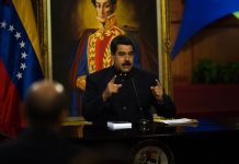 Gobierno insiste en que con Maduro es "imposible" celebrar elecciones libres.
