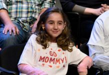 Fallece la joven actriz de Broadway Laurel Griggs por un ataque de asma Griggs, que continuaba activa en teatro al momento de su muerte, comenzó en Broadway en "Cat on a Hot Tin Roof" junto a Scarlett Johansson.
