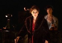 Marsó luchará por llevar su musical a Broadway a pesar del rechazo del visado La actriz española Silvia Marsó debería haber estrenado en Nueva York la obra "24 horas en la vida de una mujer", pero las autoridades rechazaron su visado.