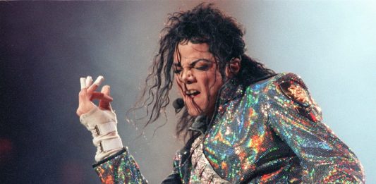 El productor Graham King, impulsor de la cinta musical sobre la vida del cantante Freddie Mercury "Bohemian Rhapsody", adquirió los derechos de Michael Jackson