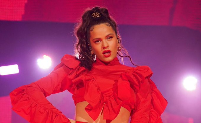 Los cantantes espa&ntilde;oles Alejandro Sanz, con ocho nominaciones, y Rosal&iacute;a, con cinco candidaturas, parten como favoritos para los Latin Grammy.