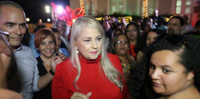 V&aacute;zquez escogi&oacute; la tienda de la cadena Walmart del municipio de Toa Baja para comprobar los precios del "Viernes Negro" y adquirir algunos productos.