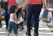Familias migrantes separadas sufren "daños psicológicos graves" El Departamento de Seguridad Nacional estimó en mayo de 2018 que iba a separar de sus familias a más de 26.000 pequeños inmigrantes a raíz de la política de "tolerancia cero"