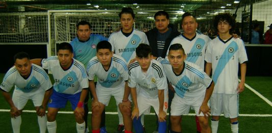 El sexteto Deportivo San Miguel que se encuentra desarrollando un excelente papel, logrando cerrar sus actividades del 2019, golenado al San Francisco para adueñarse del liderato en el presente campeonato invernal de la Liga Mexicana, Sunset Park, Brooklyn. (Foto Buki Chapin).
