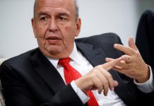 Exministro boliviano Murillo condenado en EE.UU. a casi 6 años de cárcel El ministro interino de Gobierno de Bolivia, Arturo Murillo, previó este lunes que "en las próximas horas" saldrá una orden de detención contra el expresidente de ese país Evo Morales