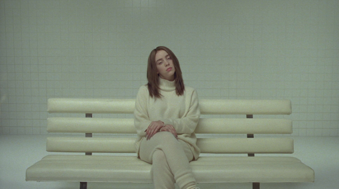 Billie Eilish debut&oacute; como directora al estrenar su propio videoclip para el tema "xanny".