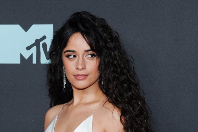 Camila Cabello se convirtió esta semana en la latina más famosa en meterse en problemas por comentarios considerados como racistas
