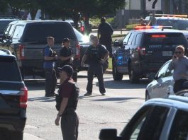 La Armada confirmó una "fatalidad adicional" a la ya confirmada previamente y señaló que un número no determinado de personas ha sido llevado a hospitales locales.