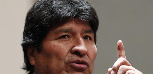 Fotografía de archivo del 20 de noviembre de 2019 del expresidente de Bolivia Evo Morales durante una conferencia de prensa en Ciudad de México (México).