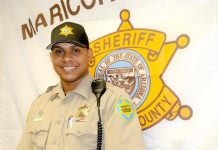 Martínez está convencido de que se requiere un "buen corazón" para ser policía, y aunque debe tomar precauciones, su trabajo lo motiva "día a día".