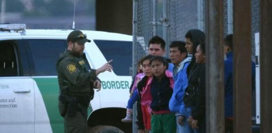 El programa MPP ha enviado desde finales de enero a esperar a México a más de 52.000 migrantes, según datos de funcionarios de migración.
