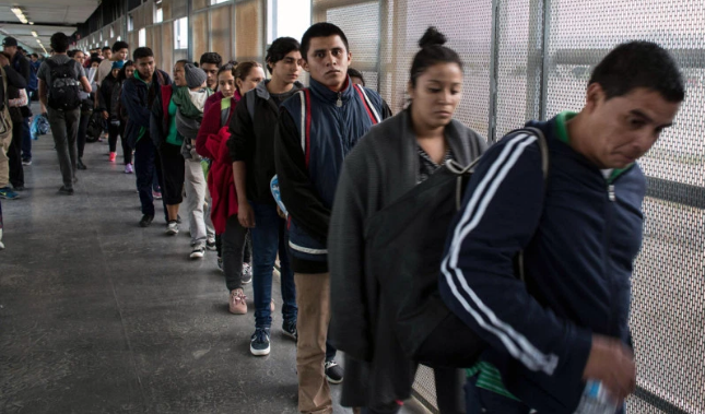 Langarica agreg&oacute; que "es ilegal que el Gobierno de Estados Unidos proh&iacute;ba que en esas audiencias participen los abogados de los migrantes".