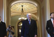 Líder republicano del Senado califica juicio político de "precedente tóxico" McConnell lamentó que la "ira partidista" de los demócratas haya creado "un nuevo precedente tóxico que tendrá eco en el futuro".