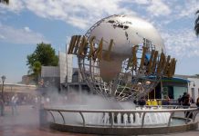 Parque de Universal en Florida abrirá en 2025 dos nuevos hoteles de estilo espacial El grupo estadounidense Universal se comprometió este lunes a entregar 20 acres (unas 8 hectáreas) de tierra para la construcción de un millar de viviendas asequibles en el centro de Florida