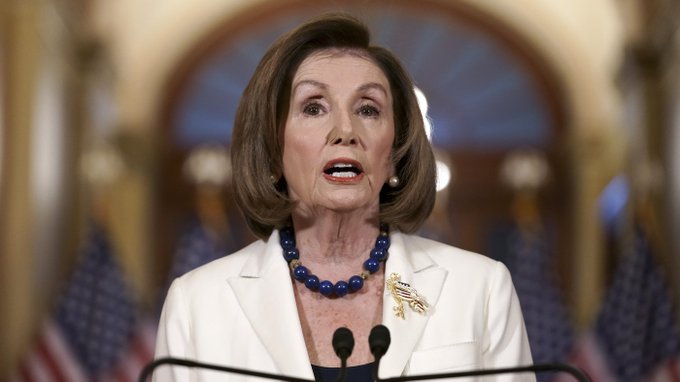 "Nuestra democracia está en juego. El presidente no nos deja otra opción", dijo Pelosi.