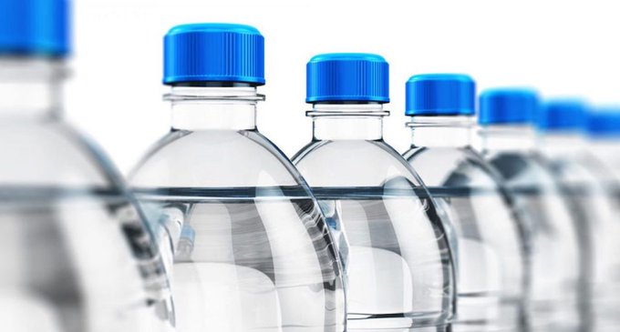 El bisfenol A es un producto industrial empleado para la fabricaci&oacute;n de vidrios de policarbonato y resinas ep&oacute;xicas, as&iacute; que tambi&eacute;n se emite al ambiente por el desecho o mal manejo en las industrias que producen estos pl&aacute;sticos.