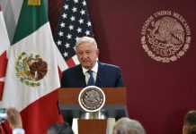 México celebra el fin de la "incertidumbre" tras aprobación del T-MEC El mandatario, que estaba siguiendo la votación de la cámara a través de una computadora, celebró la "amplia mayoría" en la aprobación.