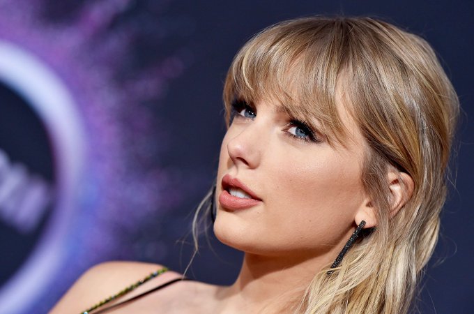 Para Taylor es "grosero" que muchos periodistas pregunten a las mujeres directamente por sus planes para formar una familia cuando alcanzan cierta edad.