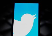 Twitter elimina 88.000 cuentas de Arabia Saudí que difundían noticias falsas Desde estas cuentas - controladas por robots- se difundían mensajes positivos acerca del país árabe y sus autoridades.