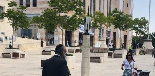 La fiscal insistió en que esas medidas suponen una violación de las normas sobre acceso a la vivienda y un acto "antisemita".