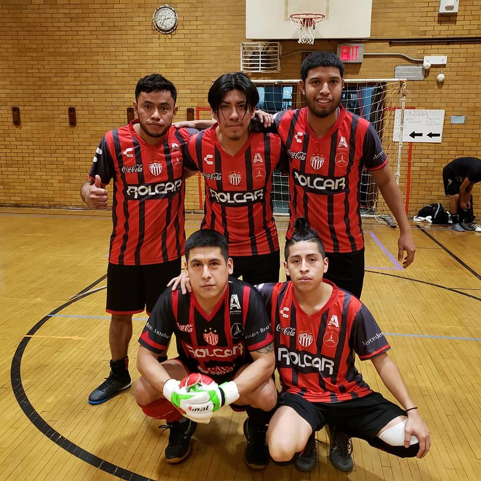 El quinteto México-Roque que próximamente hará su debut en el campeonato dominguero en la HONDUCOL Liga de Indoor y FutSal, jugando en El Bronx. (Foto Cortesia: Alvaro Castellar).