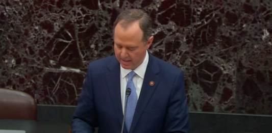 El demócrata Adam Schiff, que será el "fiscal" jefe en este proceso, fue el encargado de leer los cargos políticos ante los senadores.