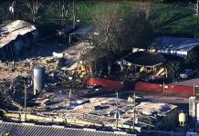 Al menos dos muertos y cientos de casas dañadas por una explosión en Houston Las autoridades han advertido que se procederá severamente contra cualquier persona sorprendida saqueando las viviendas en el área.