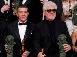 Pedro Almodóvar fue el triunfador hoy de la 34 edición de los Goya del cine español en una noche marcada por la ausencia de la galardonada de honor, Pepa Flores