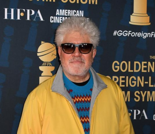 Pedro Almodóvar y Bong Joon-ho, "Dolor y gloria" y "Parasite". El español y el surcoreano, que se profesan admiración, han cruzado sus caminos en todo tipo de premios en 2019