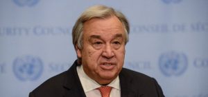 Guterres indicó que a todo ello hay que sumarle cómo los conflictos comerciales y tecnológicos fracturan los mercados globales, minan el crecimiento y aumentan las desigualdades.