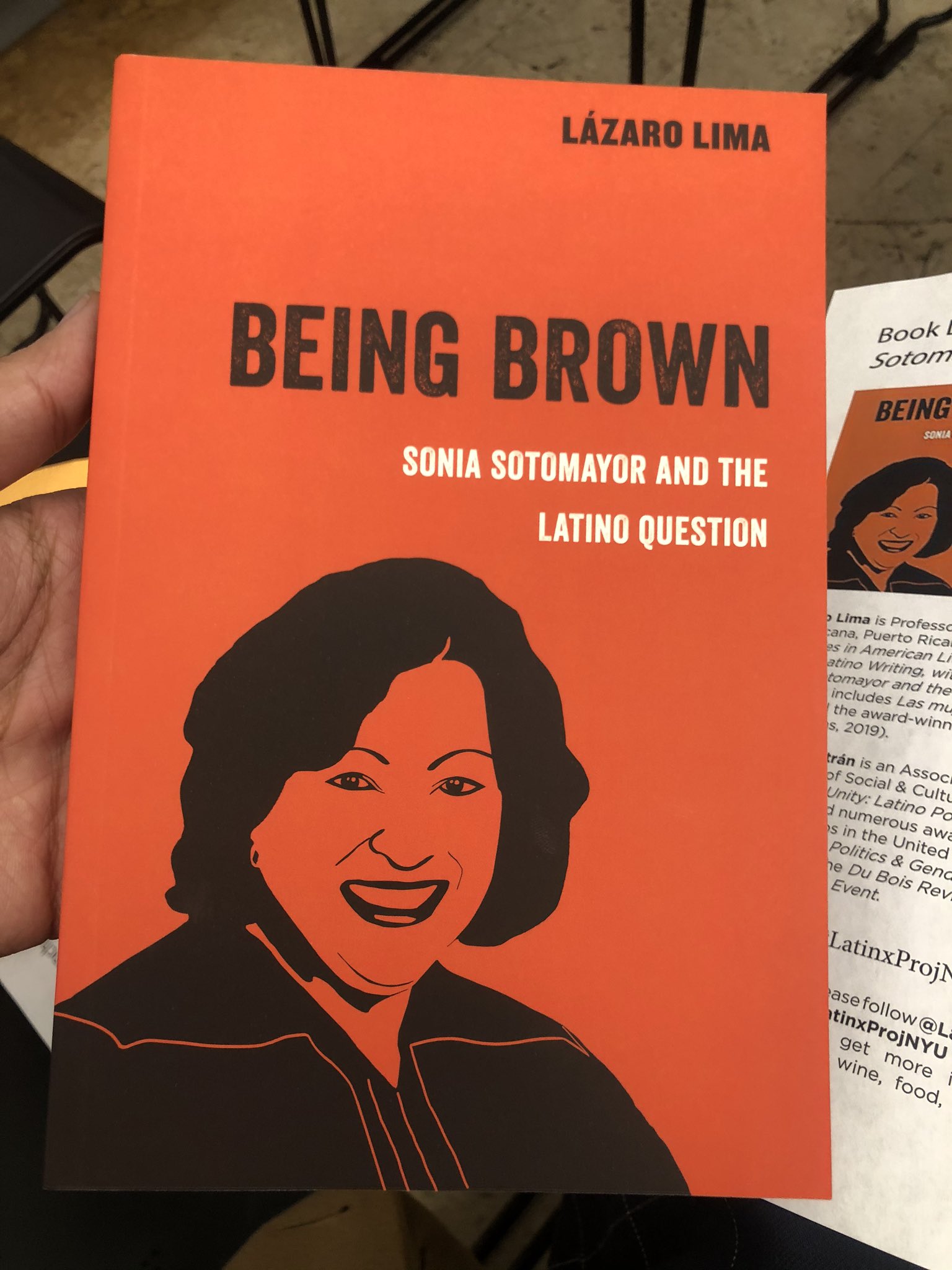 "Being Brown: Sonia Sotomayor and the Latino Question", sirve para reflexionar sobre un momento "denigrante con los latinos como nunca antes", dijo el autor, Lázaro Lima.