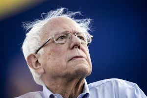 Cuatro "dreamers" que fueron deportados o regresaron a México y que exponen sus temores y sus preferencias políticas hacia el aspirante demócrata Bernie Sanders, al que consideran el más cercano a los migrantes.