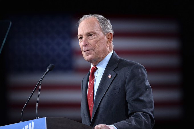 Bloomberg propone un plan económico que "provea a Puerto Rico la misma red de seguridad financiera que cualquier otro estado, incluyendo fondos justos" para programas de beneficios sociales como Medicaid.