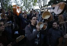 Trabajadores, estudiantes, indígenas y activistas saldrán nuevamente este martes a las calles colombianas para realizar un cacerolazo en rechazo al asesinato de líderes sociales