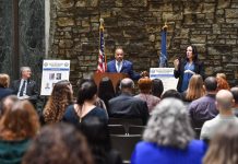 Asamblea aprueba paquete de medidas en la conmemoración del día de Concientización Legislativa sobre Discapacidades Carl Heastie, el líder de la minoría William Barclay y los miembros de la Asamblea del Estado de Nueva York, en observación del Día de Concientización Legislativa sobre Discapacidades, aprobaron un paquete de proyectos de ley destinados a mejorar las vidas de los neoyorquinos con discapacidades.