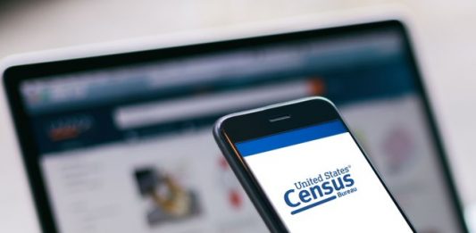 Según el censo de 2010, cuando la población de EEUU era de 308,7 millones de personas, un total de 50,1 millones (16 % del total) eran de origen latino.