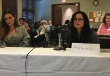 Una ley de este tipo sería “discriminatoria” y un “peligro para la democracia”, porque los residentes perderían acceso a información crítica en otros idiomas que proveen el estado y los gobiernos locales, afirmó Christine Neumann-Ortiz.