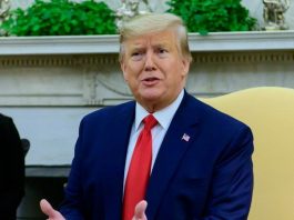 Comienza el juicio político contra Trump por sus presiones a Ucrania Schumer opinó que las "acciones del presidente son un crimen contra la propia democracia", y pidió que se permita incluir pruebas y llamar a nuevos testigos.