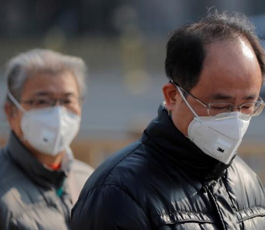 Coronavirus es más peligroso en personas mayores y con enfermedades previas Las personas mayores y que tienen enfermedades previas como diabetes, hipertensión o enfermedades que suprimen el sistema inmunológico corren mayor riesgo de que, en caso de adquirir coronavirus, su cuadro pueda agravarse
