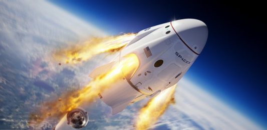 Luego de destruir el potente Falcon 9, SpaceX tiene previsto que la Crew Dragon caiga al mar lentamente sujetada por unos paracaídas.