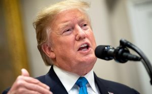 El presidente Donald Trump levant&oacute; este lunes la restricci&oacute;n al suministro de asistencia a Bolivia, al considerarla "vital" para los intereses de su pa&iacute;s.