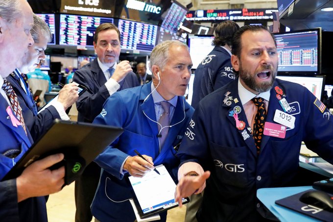 Dow Jones cay&oacute; cerca de un 0,2 % o 50 puntos, situ&aacute;ndose en los 28.585,90 enteros.