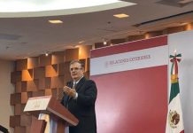 Ebrard viajará a Washington en representación de México y de su presidente, Andrés Manuel López Obrador, que no ha salido del país desde que asumió como mandatario.