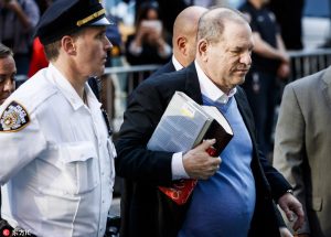 El juicio por abusos sexuales contra el productor de cine Harvey Weinstein comienza este 6 de enero en la Corte Suprema de Nueva York en medio de una gran expectaci&oacute;n por su significado simb&oacute;lico para el feminismo